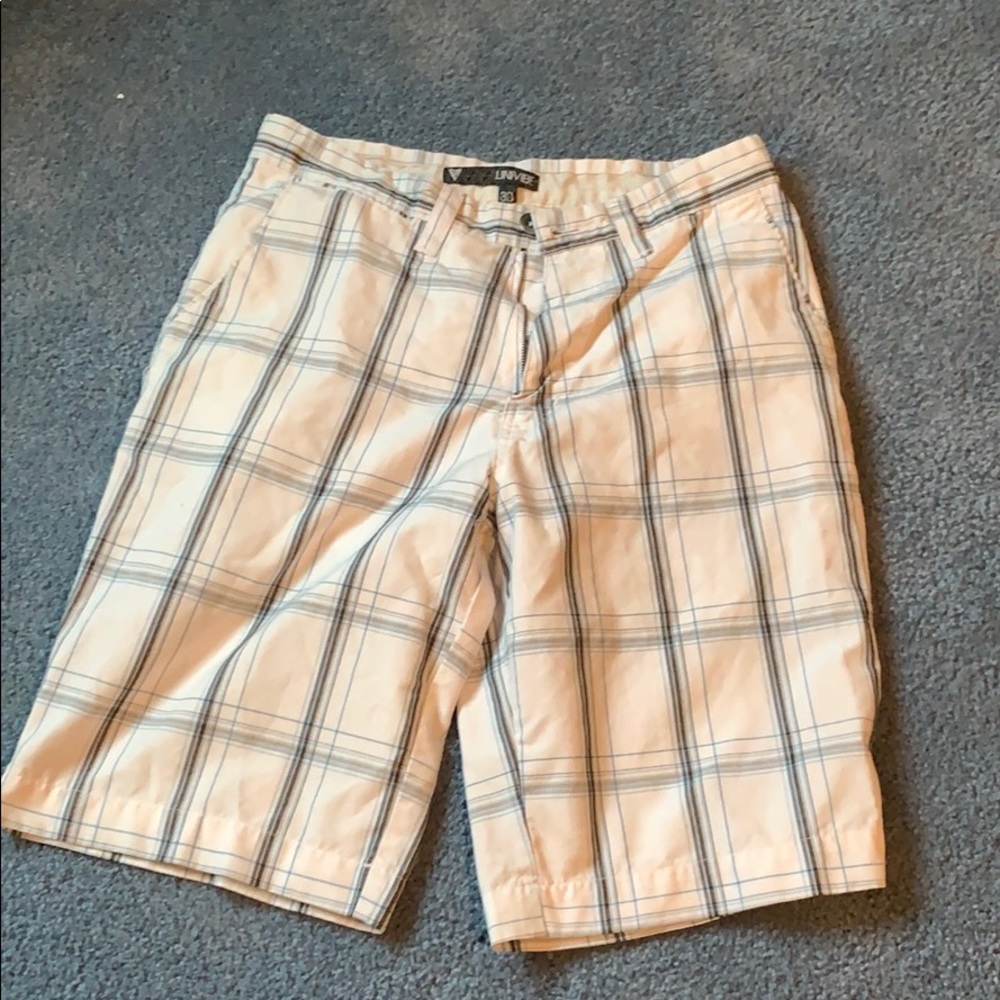 Unvibe short
